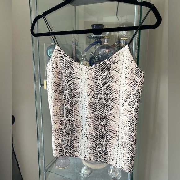 NWT gorgeous snake print top😍 - Picture 2 of 3